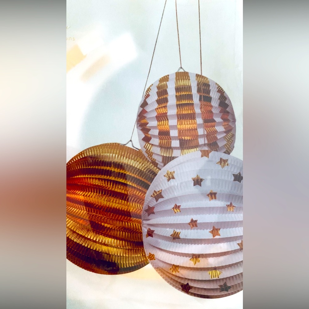 PAPER LANTERN GOLD /WHITE/STARS LIGHT SHADE/HANGING DECOR PARTY/GARDEN/BEDROOM